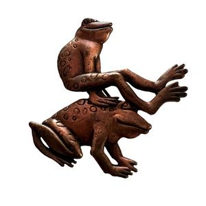 Vintage JJ Leap Frog Pin Brooch Bronzed Pewter animal jewelry